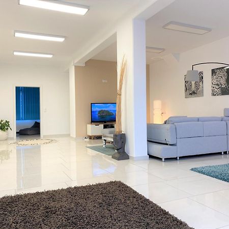 Stadtsuite Mit Sauna In Wiener Neustadt 135 M2 Екстер'єр фото