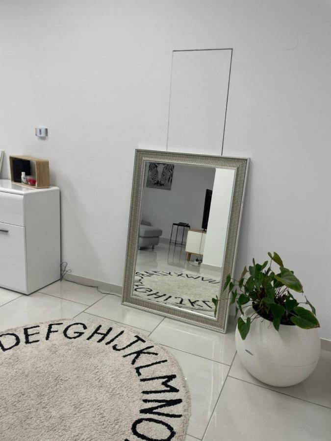 Stadtsuite Mit Sauna In Wiener Neustadt 135 M2 Екстер'єр фото